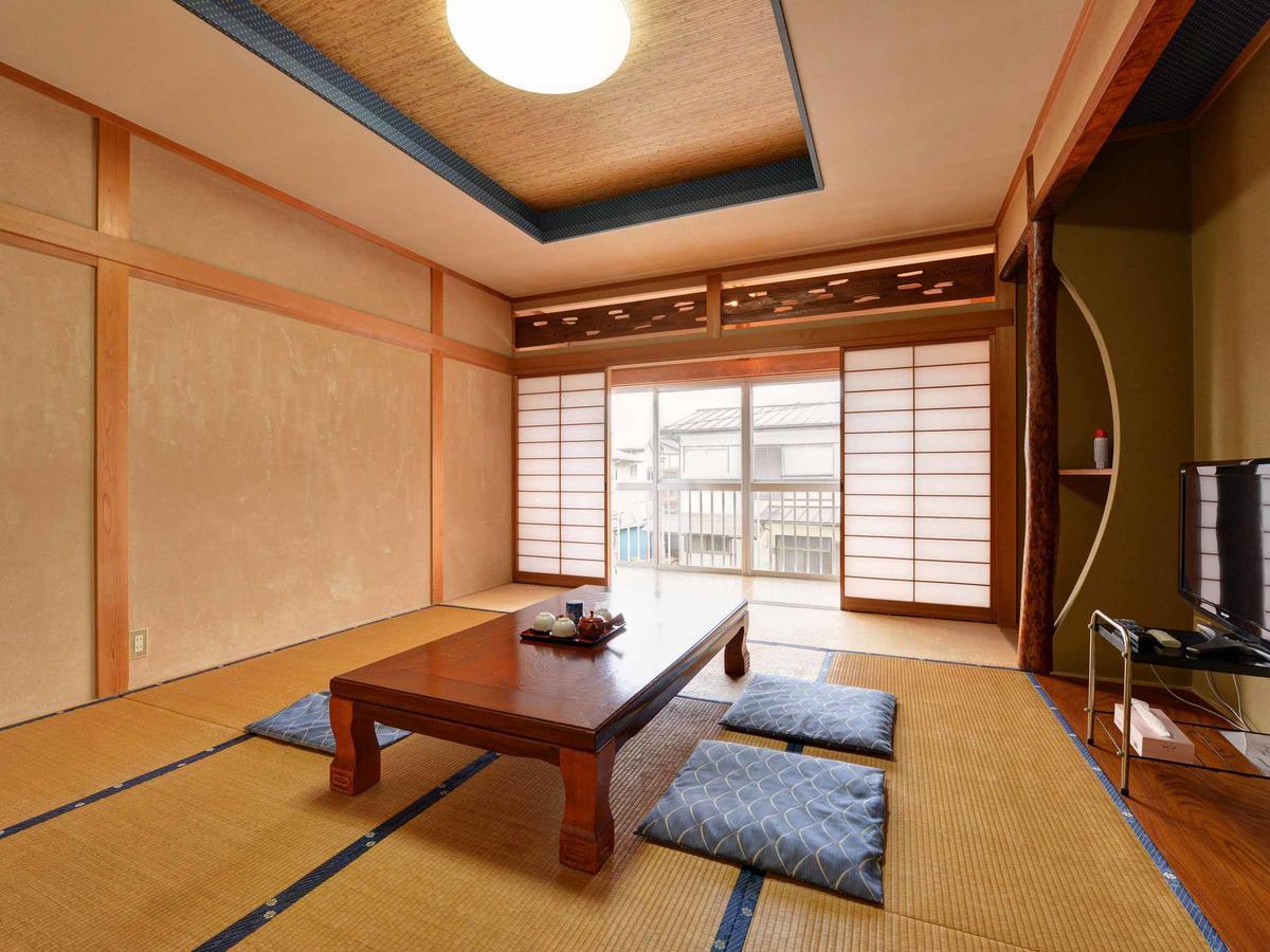 Suzukiya Ryokan Hotel Daigo Bagian luar foto